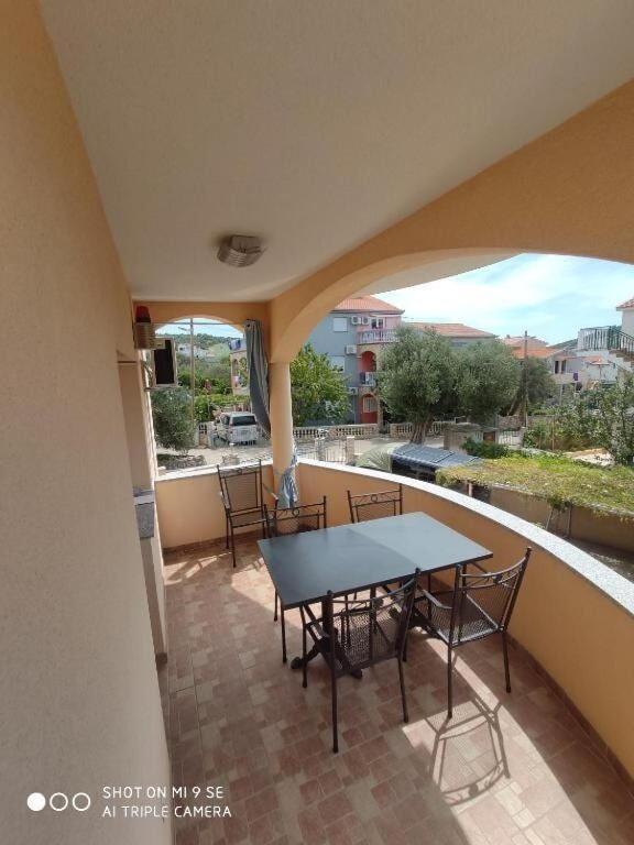 Apartments Antonija - Fitness Vinišće Kültér fotó