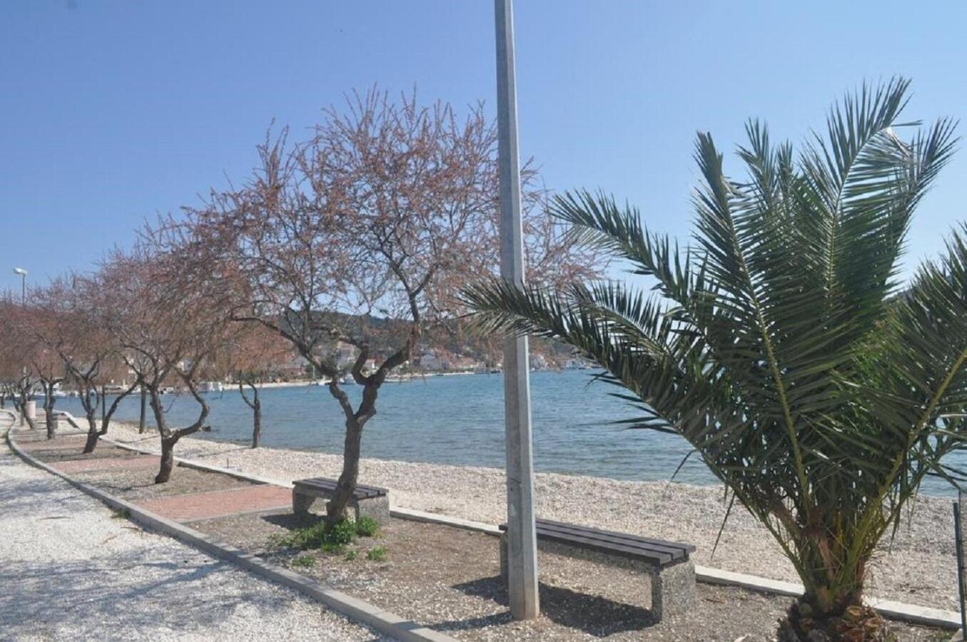 Apartments Antonija - Fitness Vinišće Kültér fotó