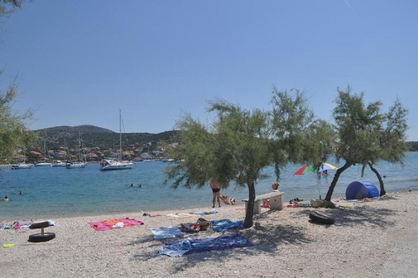 Apartments Antonija - Fitness Vinišće Kültér fotó