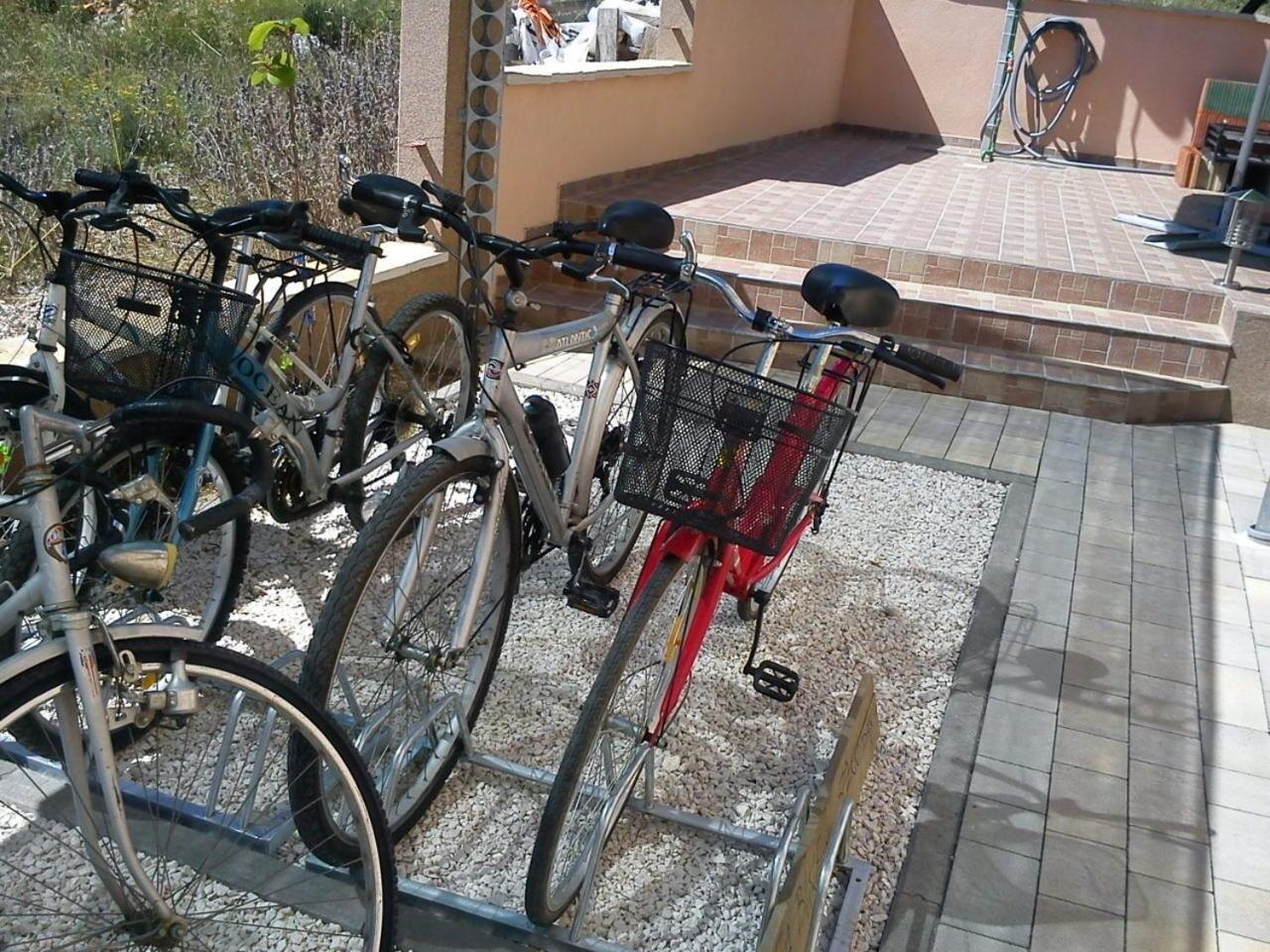 Apartments Antonija - Fitness Vinišće Kültér fotó